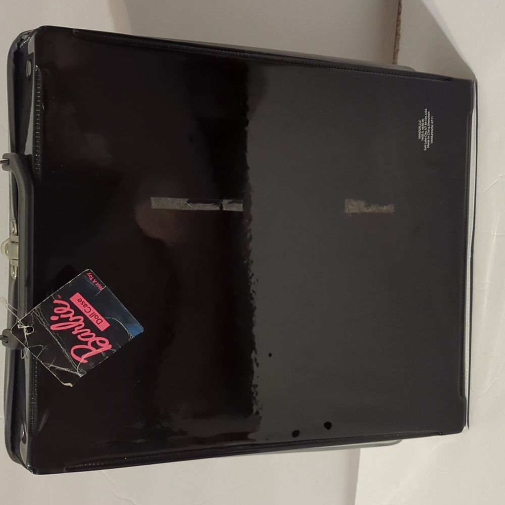 2011 Barbie Case - Picture 4 of 11
